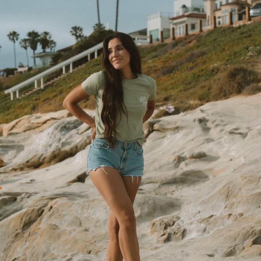 NWT Beachly Aloha Guava Tshirt XL V79